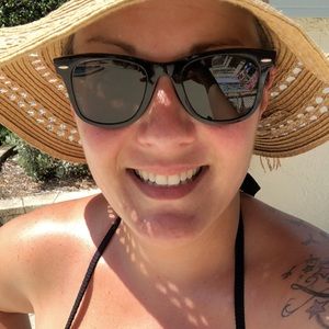 Meet your Posher, Celeste